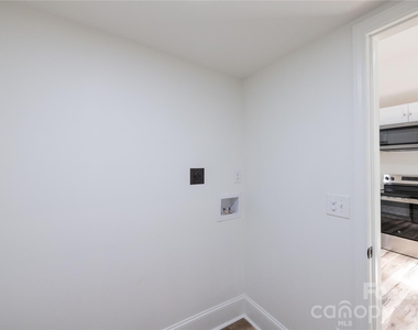 609 W Liberty Street - Photo Thumbnail 32
