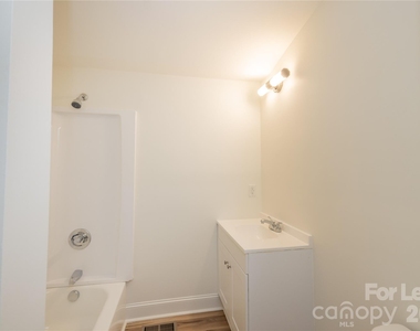 609 W Liberty Street - Photo Thumbnail 20