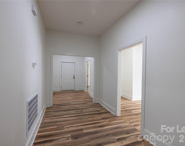 609 W Liberty Street - Photo Thumbnail 19
