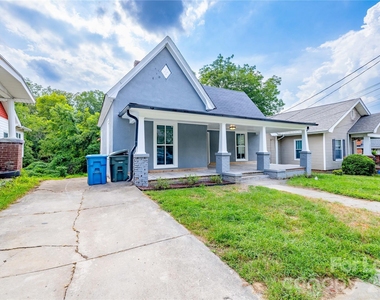 609 W Liberty Street - Photo Thumbnail 2