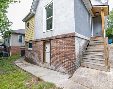 609 W Liberty Street - Photo Thumbnail 36