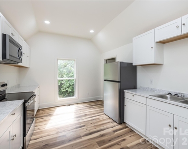 609 W Liberty Street - Photo Thumbnail 25