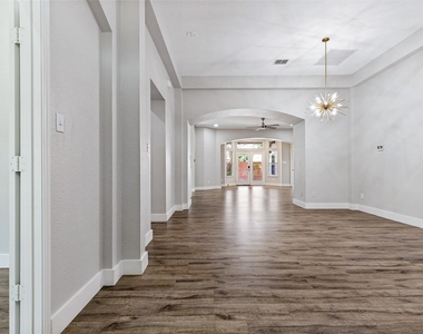 1535 Sandlewood Drive - Photo Thumbnail 10