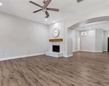 1535 Sandlewood Drive - Photo Thumbnail 24