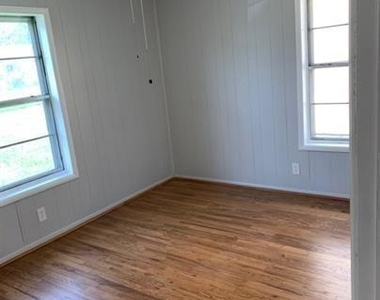 612 E Orange Street - Photo Thumbnail 5