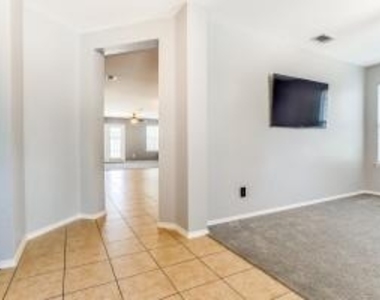 6912 Dove Tail Drive - Photo Thumbnail 3