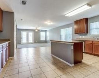 6912 Dove Tail Drive - Photo Thumbnail 13