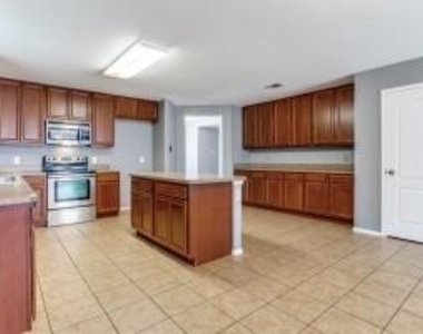 6912 Dove Tail Drive - Photo Thumbnail 9