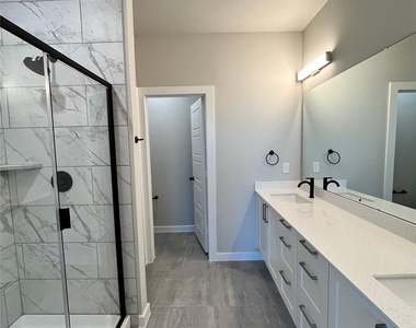 7000 Guilford Court - Photo Thumbnail 11