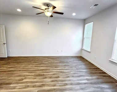 2026 Mcdonald Drive - Photo Thumbnail 3