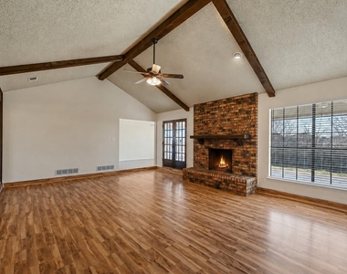 8721 Hidden Hill Drive - Photo Thumbnail 3