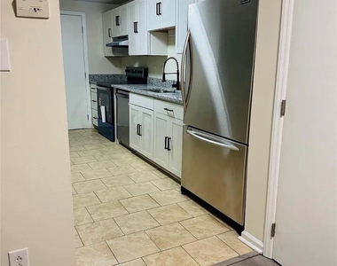 9541 Shannon Green Drive - Photo Thumbnail 5