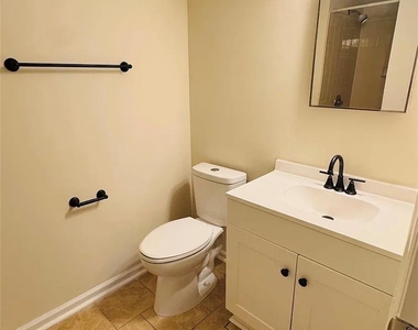 9541 Shannon Green Drive - Photo Thumbnail 12