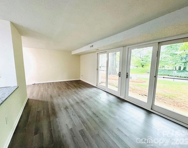 9541 Shannon Green Drive - Photo Thumbnail 3