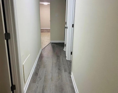 9541 Shannon Green Drive - Photo Thumbnail 8
