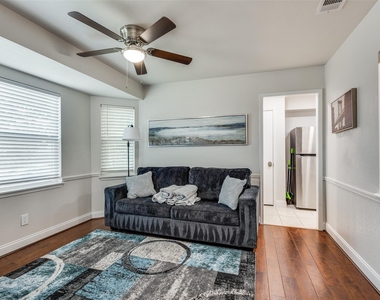 4520 Inman Drive - Photo Thumbnail 5