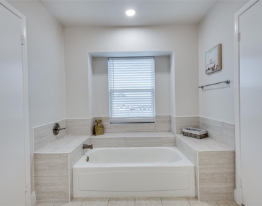 4520 Inman Drive - Photo Thumbnail 21