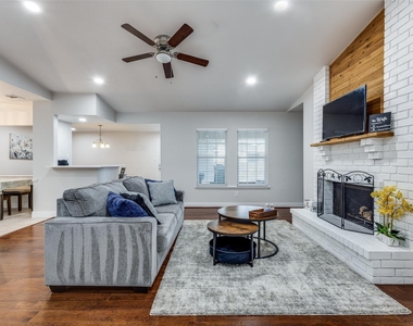 4520 Inman Drive - Photo Thumbnail 4