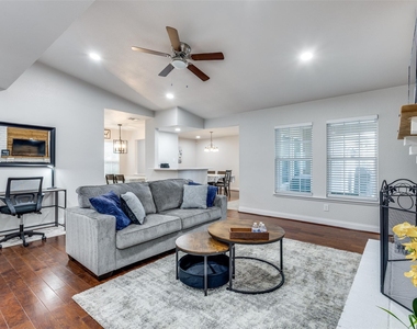 4520 Inman Drive - Photo Thumbnail 3