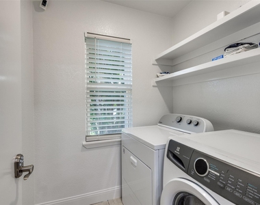 4520 Inman Drive - Photo Thumbnail 13