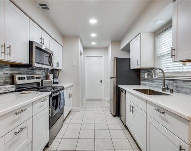 4520 Inman Drive - Photo Thumbnail 9