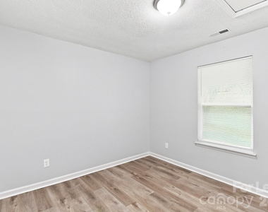 9719 Marshbrooke Road - Photo Thumbnail 9