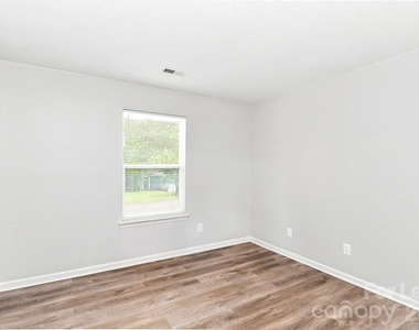 9719 Marshbrooke Road - Photo Thumbnail 10