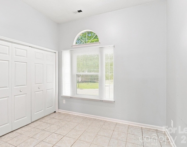 9719 Marshbrooke Road - Photo Thumbnail 8