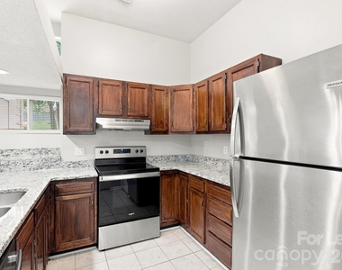 9719 Marshbrooke Road - Photo Thumbnail 3
