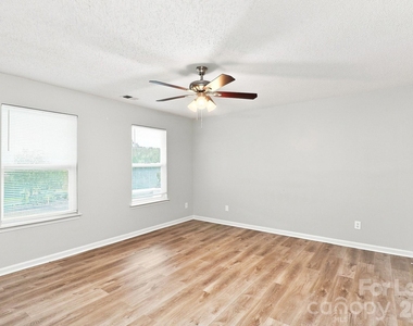 9719 Marshbrooke Road - Photo Thumbnail 6