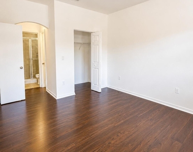 906 Sw 143rd Avenue - Photo Thumbnail 13