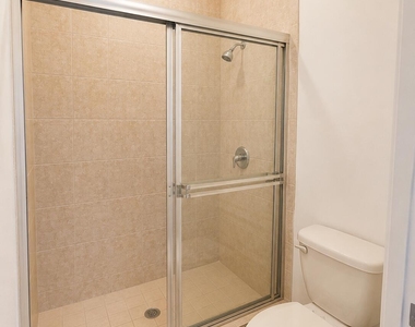 906 Sw 143rd Avenue - Photo Thumbnail 15