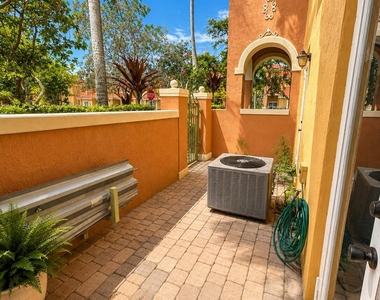 906 Sw 143rd Avenue - Photo Thumbnail 23