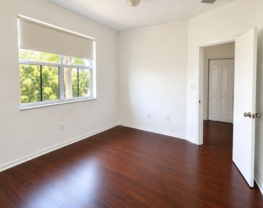 906 Sw 143rd Avenue - Photo Thumbnail 23