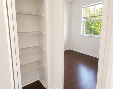 906 Sw 143rd Avenue - Photo Thumbnail 17