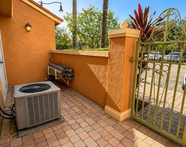 906 Sw 143rd Avenue - Photo Thumbnail 25