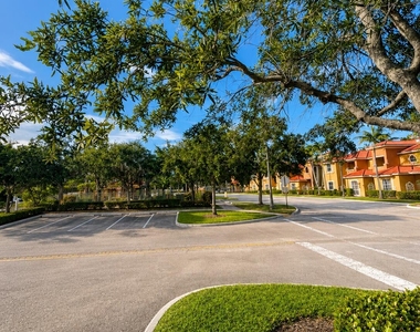 906 Sw 143rd Avenue - Photo Thumbnail 29