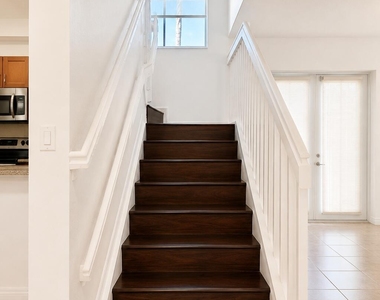 906 Sw 143rd Avenue - Photo Thumbnail 10
