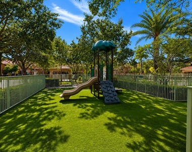 906 Sw 143rd Avenue - Photo Thumbnail 31