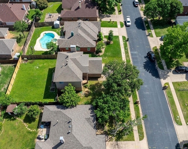 344 Parkview Drive - Photo Thumbnail 32