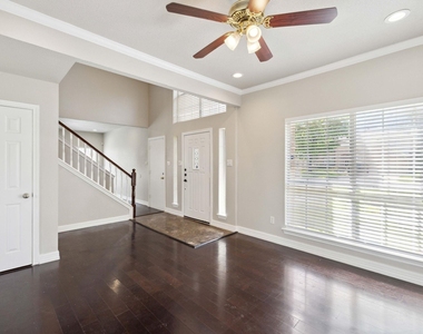 344 Parkview Drive - Photo Thumbnail 3