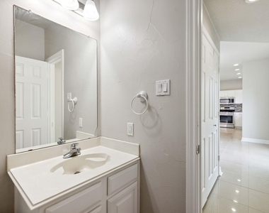 344 Parkview Drive - Photo Thumbnail 17