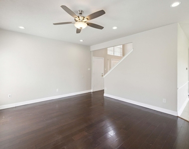 344 Parkview Drive - Photo Thumbnail 9