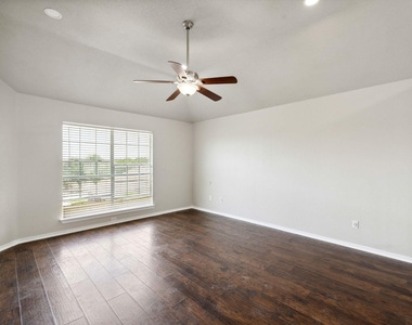 344 Parkview Drive - Photo Thumbnail 19