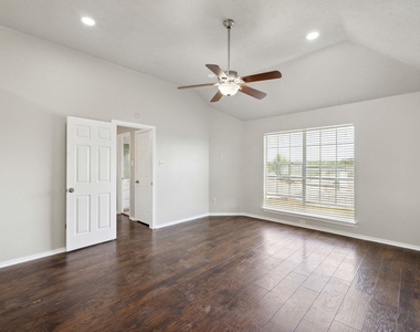 344 Parkview Drive - Photo Thumbnail 20