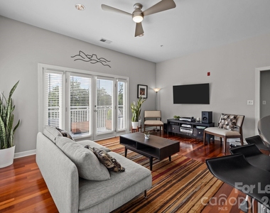 1903 Kenilworth Avenue - Photo Thumbnail 13