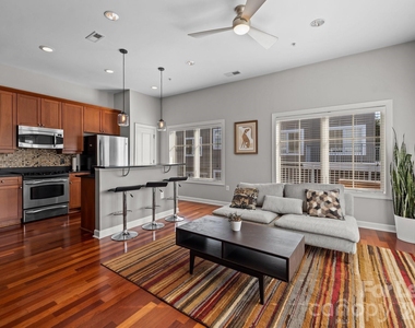 1903 Kenilworth Avenue - Photo Thumbnail 15