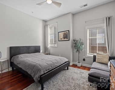 1903 Kenilworth Avenue - Photo Thumbnail 5