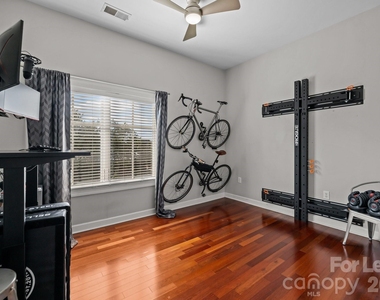 1903 Kenilworth Avenue - Photo Thumbnail 10