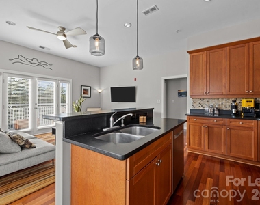 1903 Kenilworth Avenue - Photo Thumbnail 19